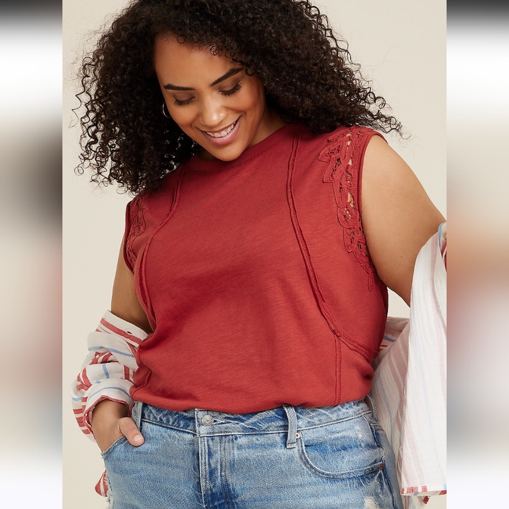 NWT Maurices 4X Crochet Trim Tank Red Pretty K-1753